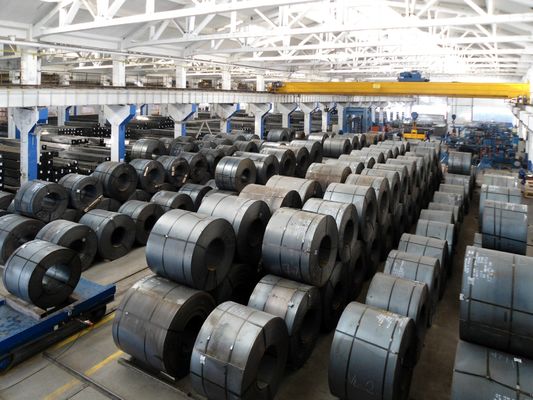2.0-3mm Hot Rolled Pickled Coil HRC Mill Edge / Slit Edge (طول چرخ دار شده گرم)